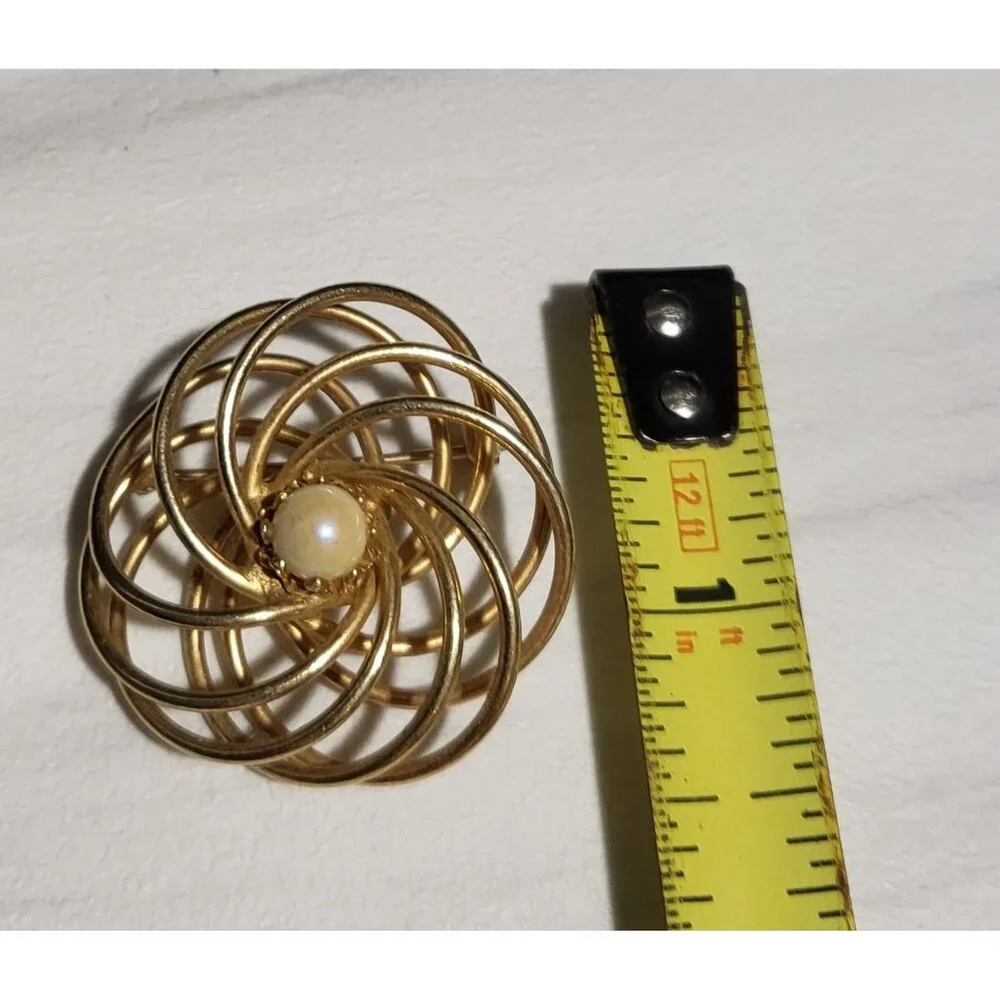 Vintage 1960's Anson Pearl‎ and Gold Plated Brooch